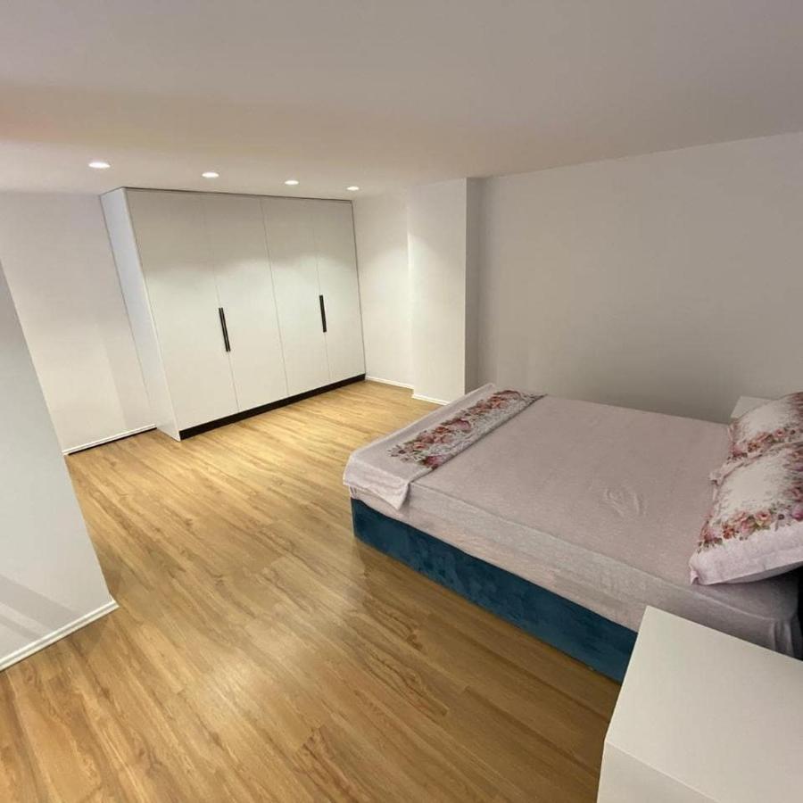 Apartament Me Qera Dublex Lungomare Vlorë 외부 사진