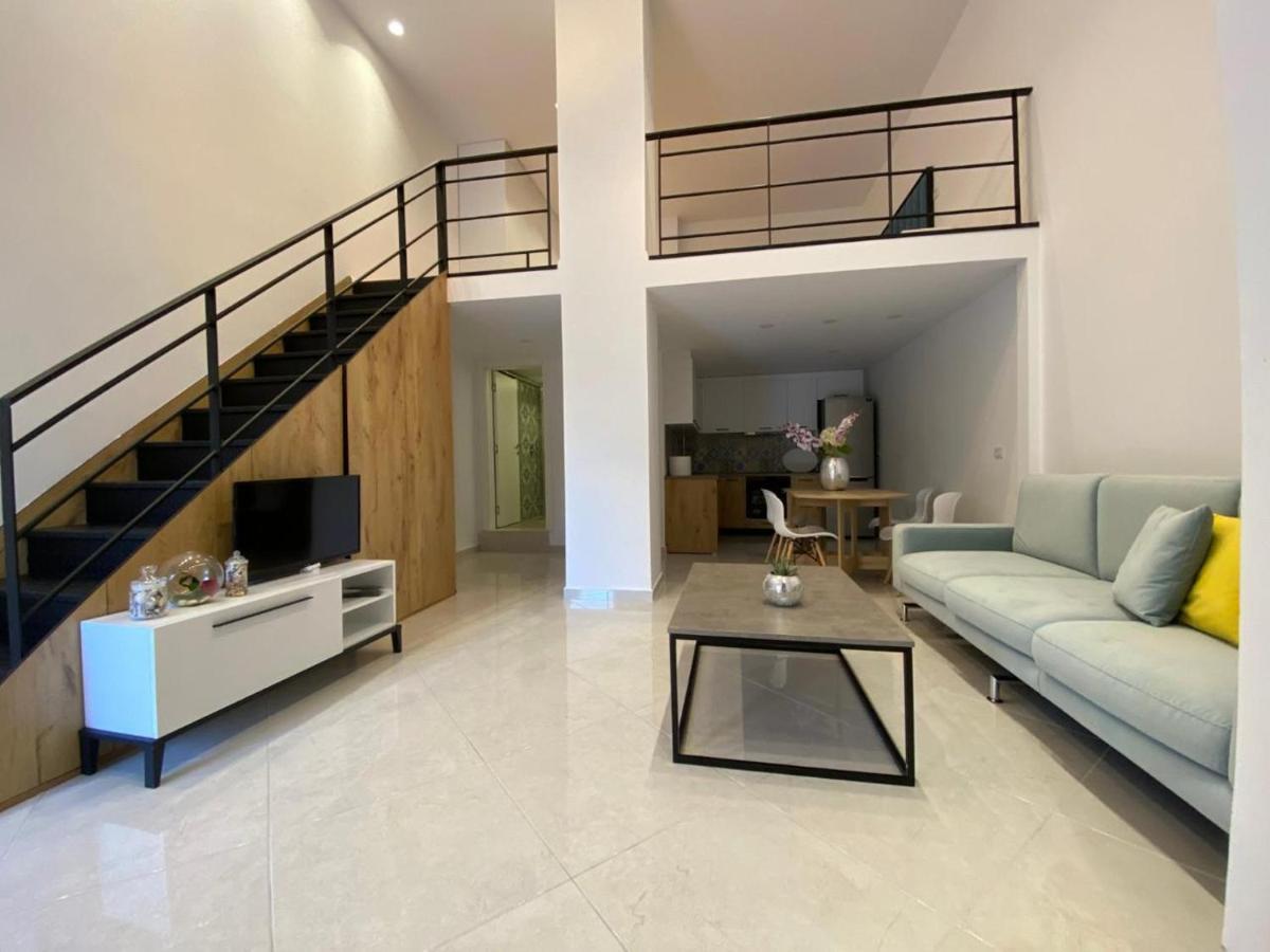 Apartament Me Qera Dublex Lungomare Vlorë 외부 사진