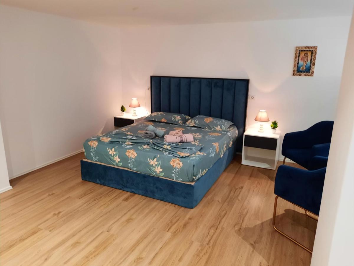 Apartament Me Qera Dublex Lungomare Vlorë 외부 사진