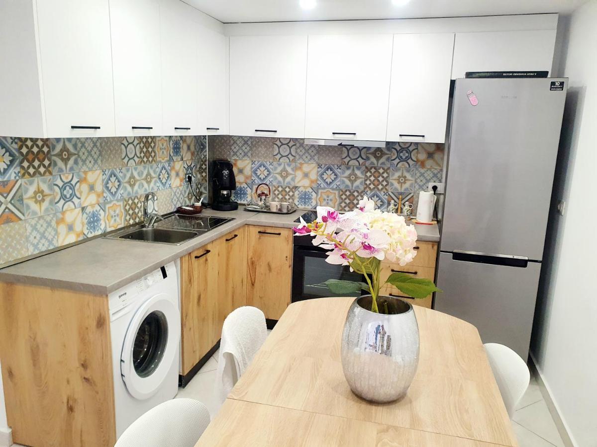 Apartament Me Qera Dublex Lungomare Vlorë 외부 사진